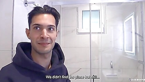 Hot couple get pisty