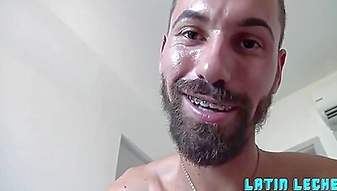 Mas genieden and a with stares in bub stal