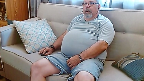 Married babe with perfect ass