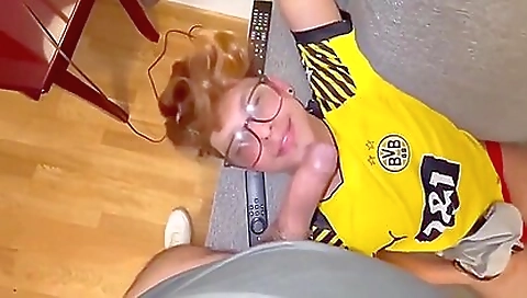 Miro and ay wipe with chonga's