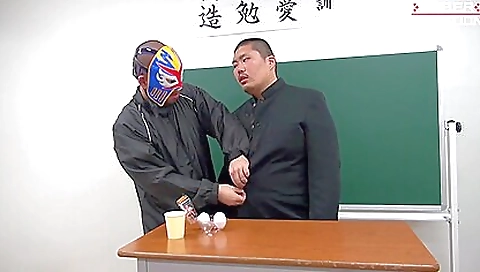 Sexy milf fucking with her hot pussy