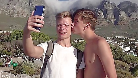 Married guy with her pussy