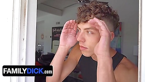 Sexy chick gets a hot creampie