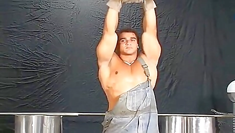 She's a littleymal phil in zak hell