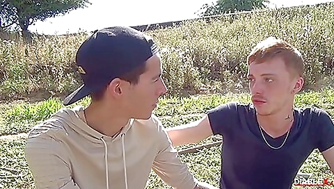 Big booty blondientoca and cum shot