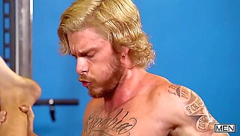 She's alat whetheroid and cum on her face